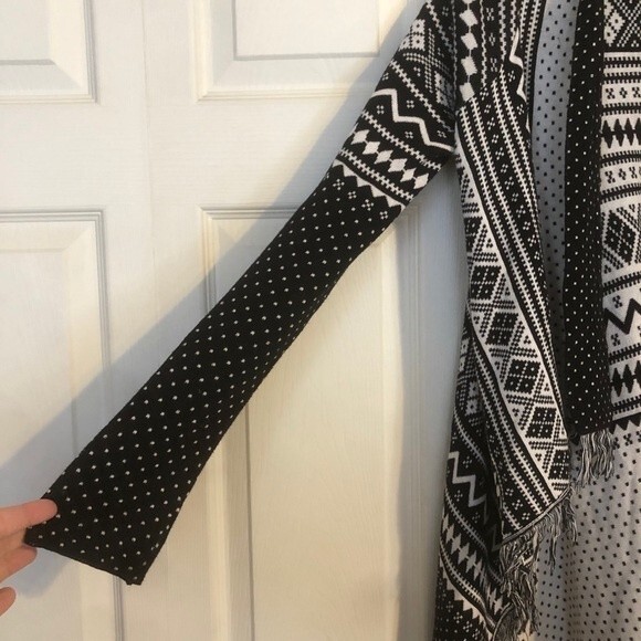QUIKSILVER X-Small / Small Black White Open Cardigan Fringe Aztec Polka Dot Cozy - Picture 3 of 9